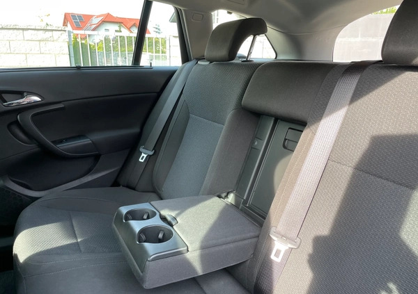 Opel Insignia cena 37000 przebieg: 140000, rok produkcji 2015 z Gdańsk małe 137